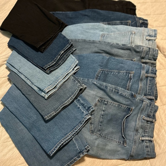 Men’s Blue and Black Jeans